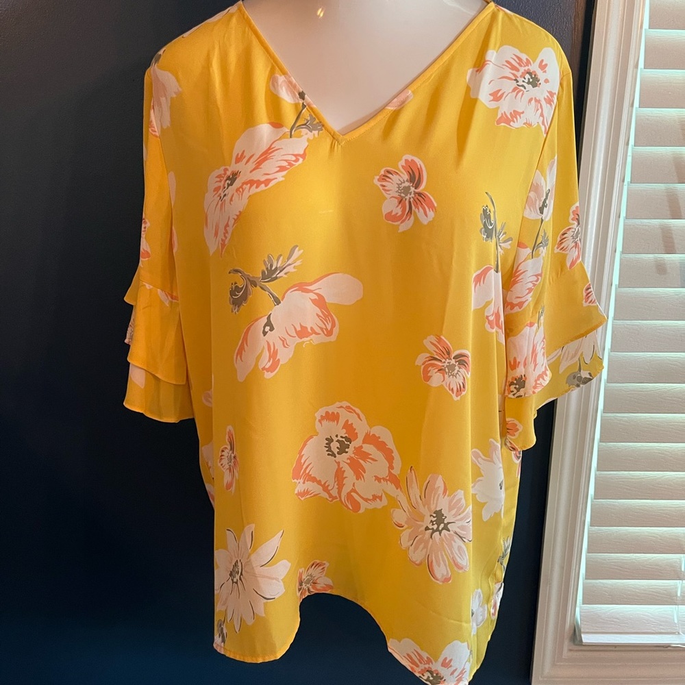 🧡NWOT Sunny Yellow Floral LOFT Blouse🧡